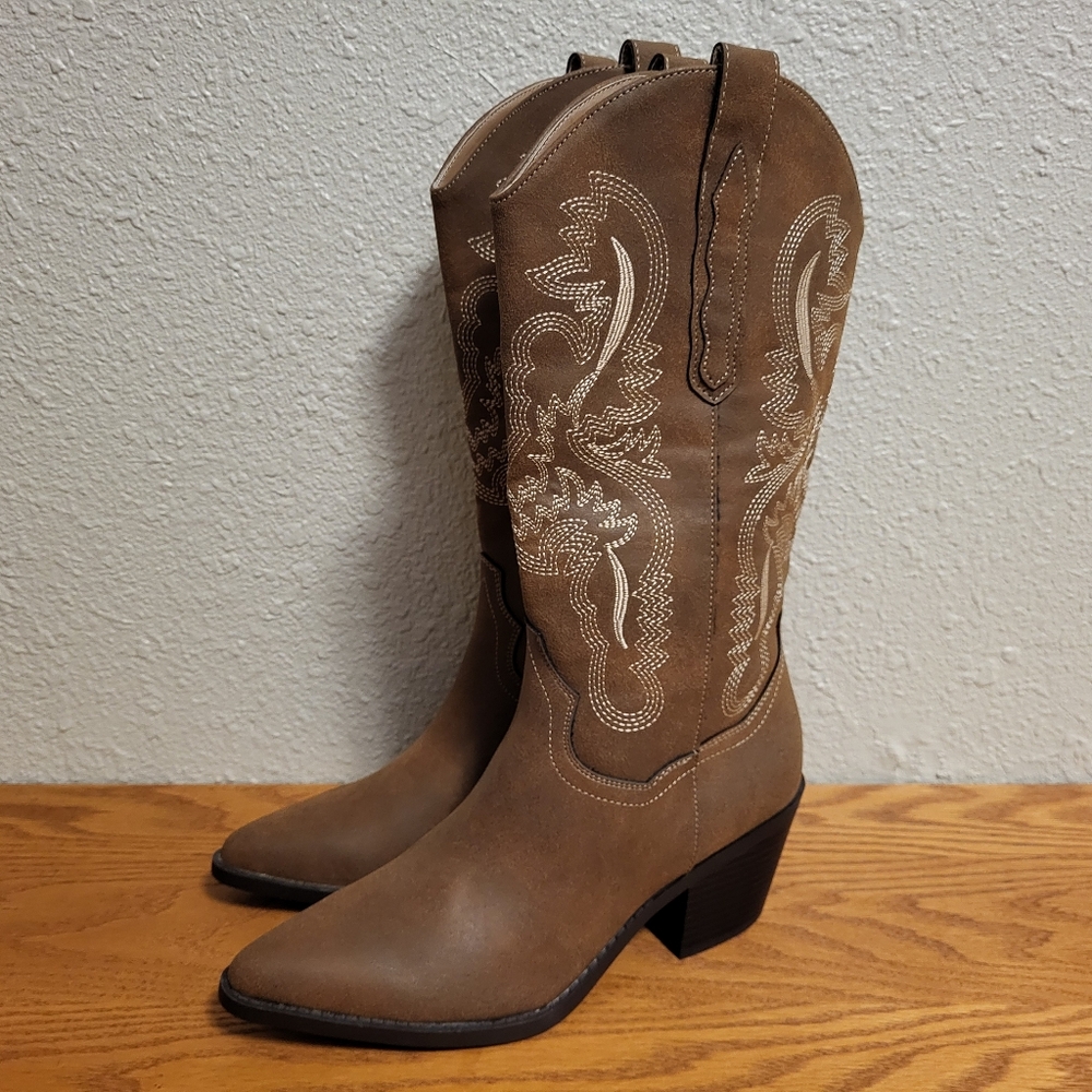 NWOB ...me Too Landon Brown Heeled Cowboy Boots Size 8½M/38½